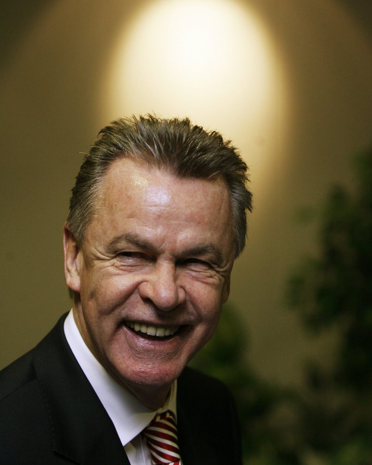 3. März 2008: Der Verband und Ottmar Hitzfeld geben bekannt, dass der Vertrag des neuen Nationaltrainers unterschrieben ist.