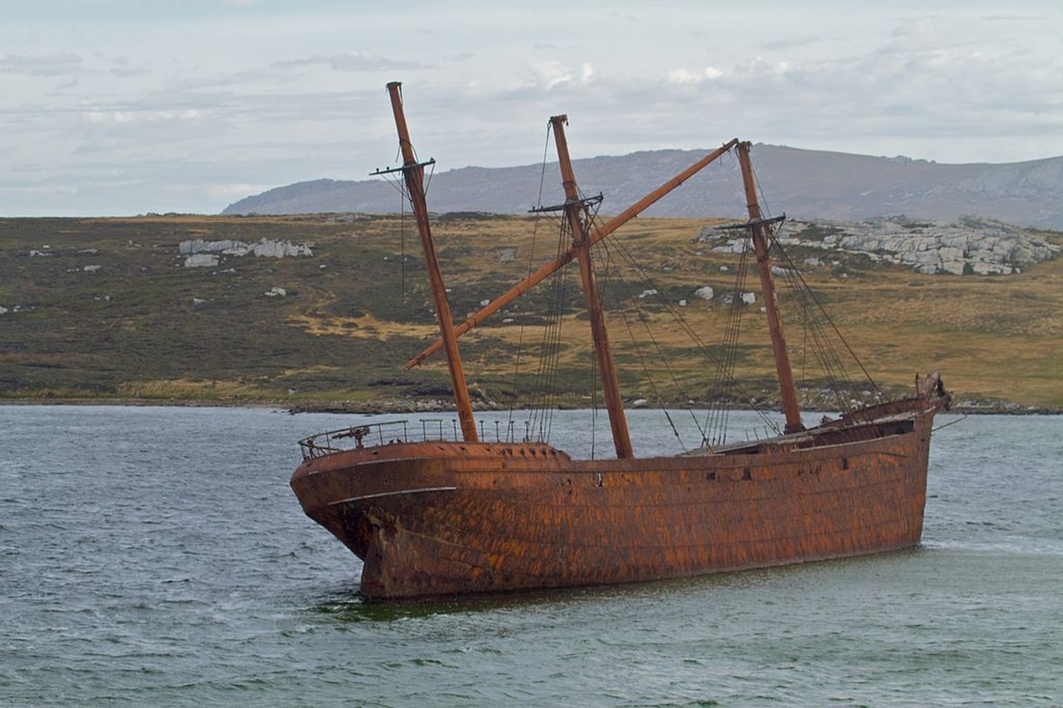 schiffswrack lady elizabeth pebble island falkland inseln seefahrt https://en.wikipedia.org/wiki/Lady_Elizabeth_(1879)#/media/File:Lady_Elizabeth_shipwreck_IMG_6593.jpg