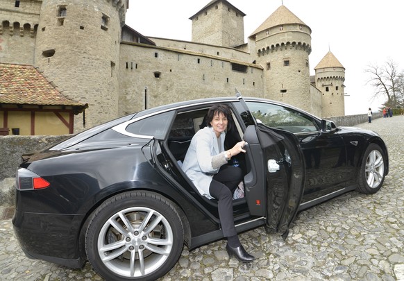 Als Infrastrukturministerin ist Doris Leuthard unter anderem für das Energiedossier zuständig: Als Zeichen für die Energiewende wählte sie als Dienstauto einen Tesla-Elektroboliden.&nbsp;