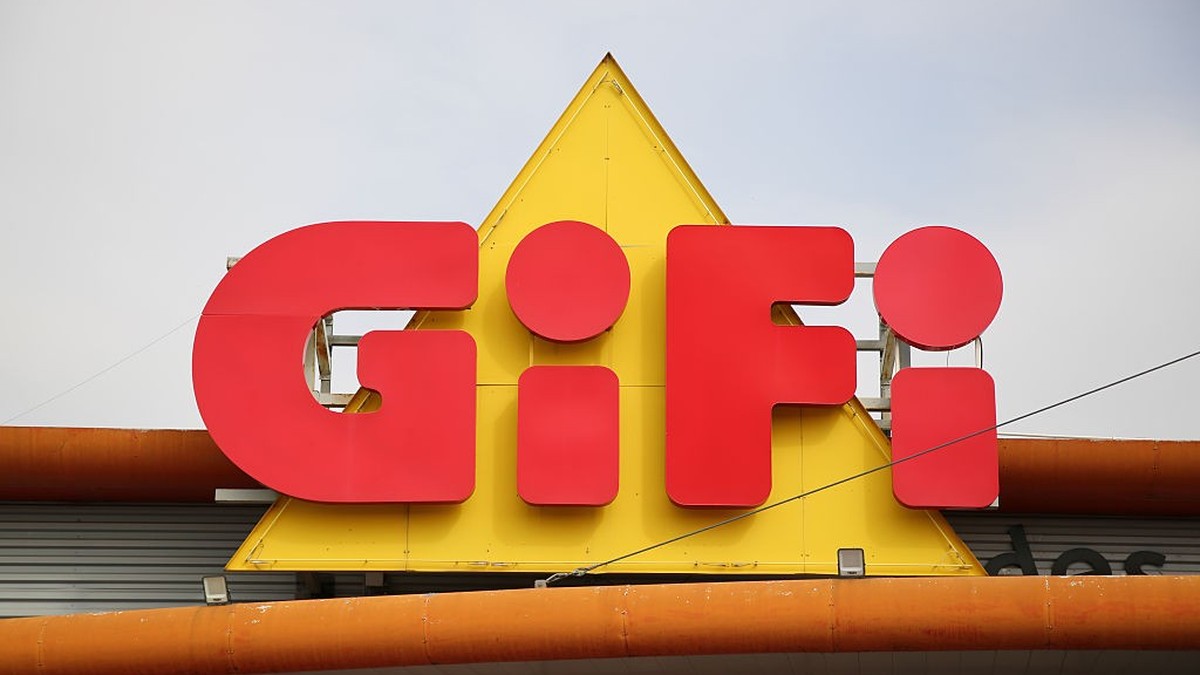 FRANCE - 2025/04/04: The Gifi logo seen displayed on its store. On Thursday, April 3, 2025, the headquarters of the GiFi group, the low-cost home decor retailer, announced the elimination of 302 jobs  ...