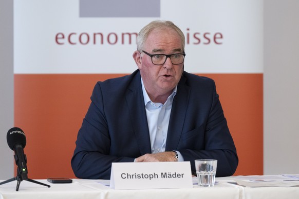 Christoph Maeder, Praesident von Economiesuisse, spricht an derer Jahresmedienkonferenz, am Dienstag, 4. Februar 2025, in Bern. (KEYSTONE/Peter Schneider)