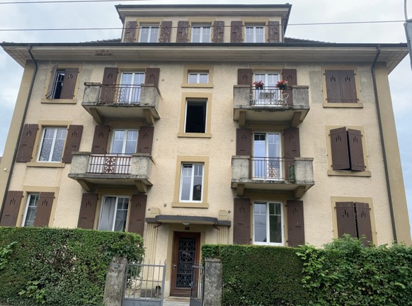 In diesem Haus in Corcelles erstach der Mann seine Familie.