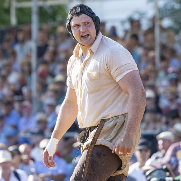 Nick Alpiger im 1. Gang beim 117. Nordwestschweizer Schwingfest am Sonntag, 10, August 2025 in Lenzburg. (KEYSTONE/Urs Flueeler)