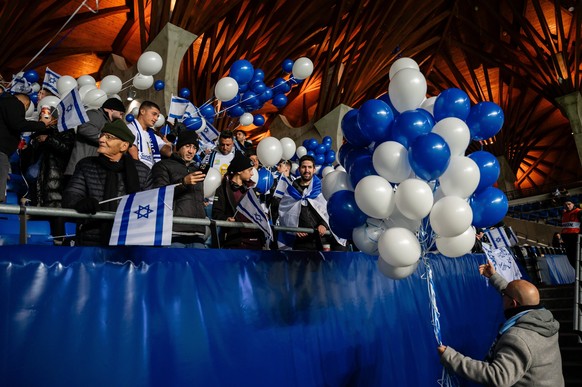 epa10977134 Israeli fans during the UEFA Euro 2024 qualifying group I soccer match between Israel and Switzerland at Pancho Arena in Felcsut, Hungary, 15 November 2023. EPA/Tamas Vasvari HUNGARY OUT