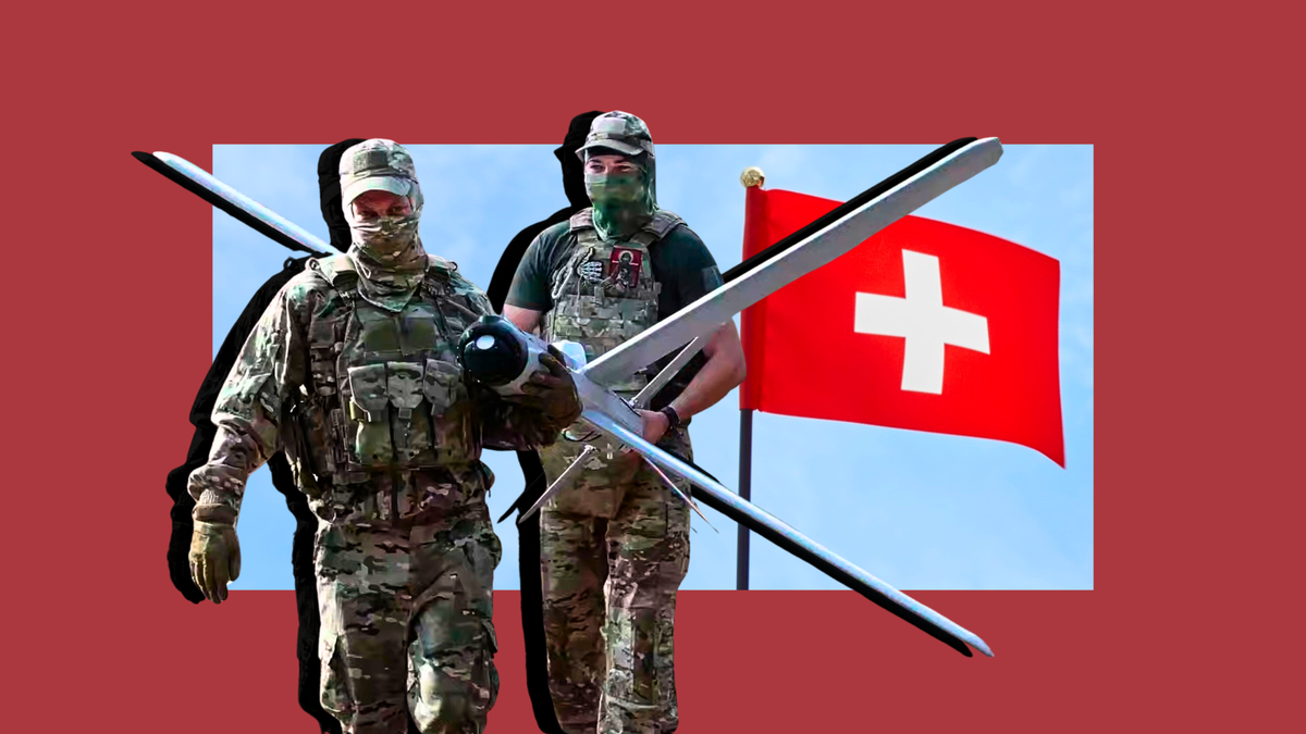 Sur cette photo tirée d'une vidéo diffusée par le service de presse du ministère russe de la Défense le jeudi 14 août 2025, des soldats russes préparent un drone Lancet dans un lieu tenu secret e ...