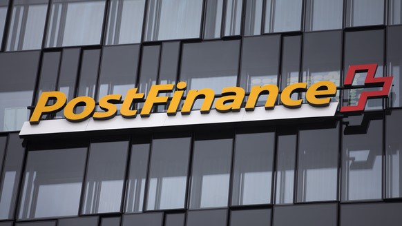 ARCHIVBILD ZU DEN HALBJAHRESZAHLEN BEI POSTFINANCE --- Das Logo der Postfinance beim Hauptsitz, am Donnerstag, 7. Juni 2018 in Bern. (KEYSTONE/Peter Klaunzer)