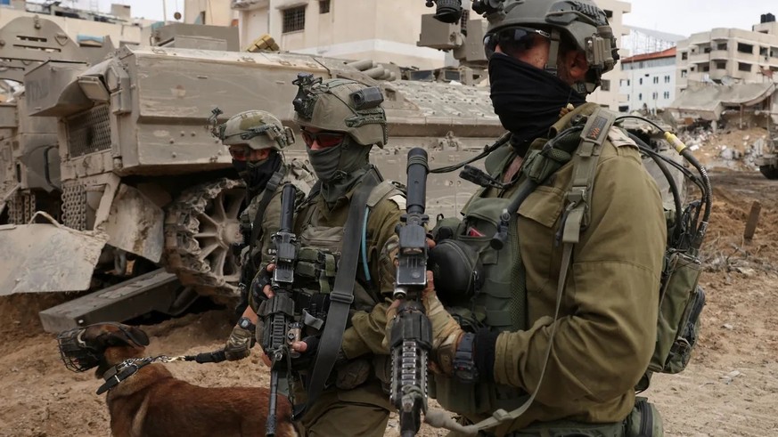 Israelische Soldaten patrouillieren in Gaza-Stadt: Das Komitee des Internationalen Roten Kreuzes sagt, Israel solle sich an das humanitäre Völkerrecht halten.