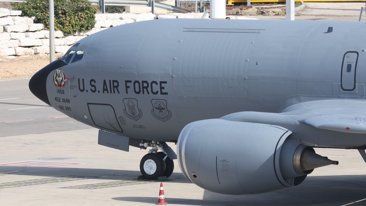epa12775512 A US Air Force Boeing KC-135 Stratotanker aerial refueling tanker aircraft is seen in Ben Gurion international airport near Tel Aviv, Israel, 25 February 2026, amid the ongoing regional mi ...