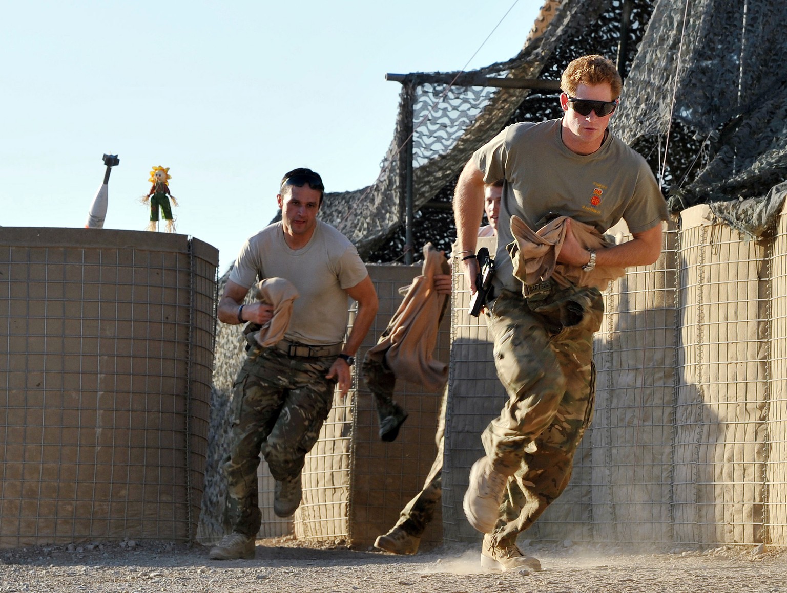 Hurtig zur Notdurft? Prince Harry 2012 in Afghanistan.&nbsp;