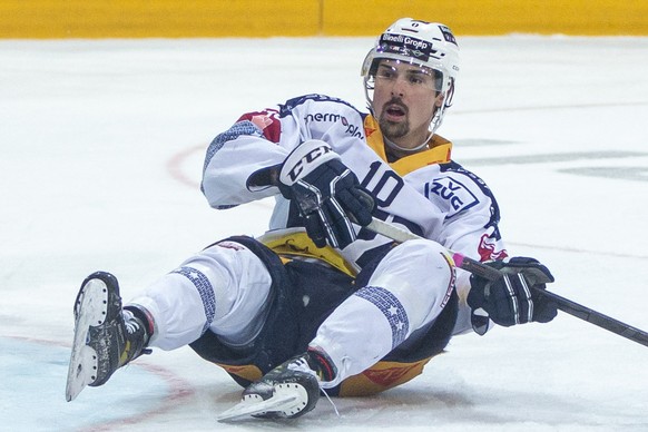 EV Zug Stuermer Jerome Bachofner waehrend dem Eishockey-Meisterschaftsspiel der National League zwischen den SC Rapperswil-Jona Lakers und dem EV Zug am Samstag, 11. Dezember 2021, in Rapperswil. (KEY ...