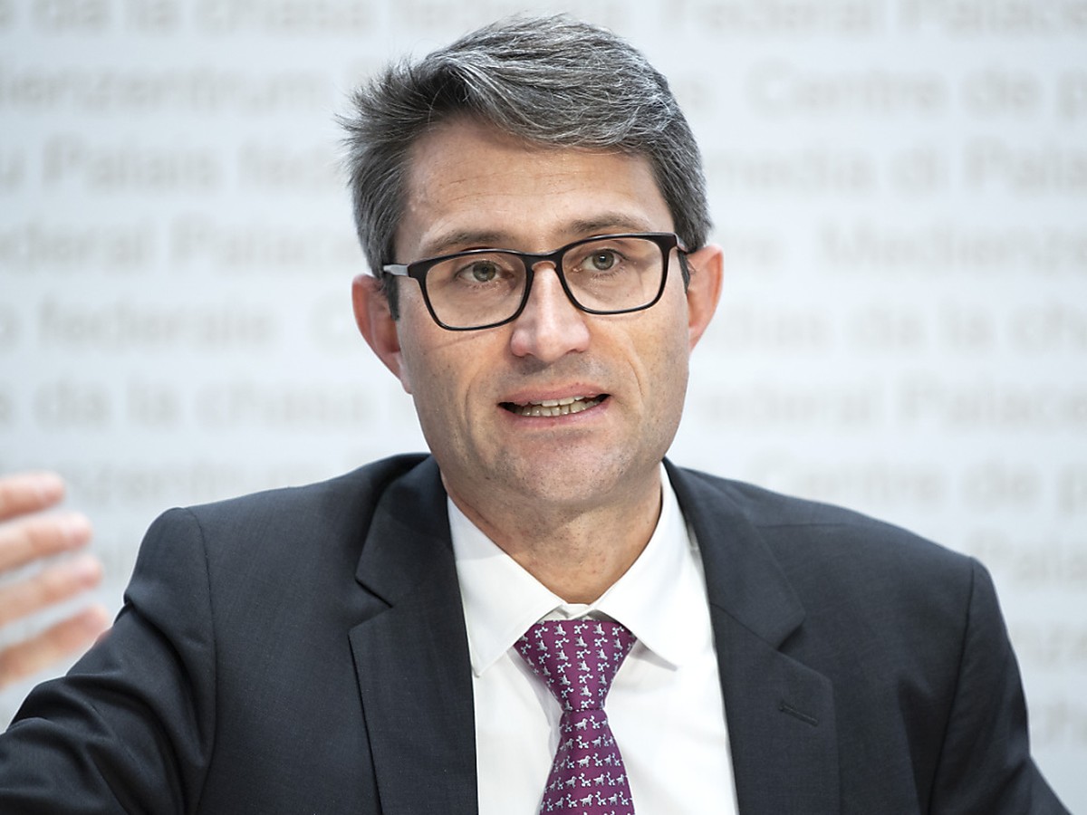 Die Zahlen der vergangenen Tage "lassen einen schon vorsichtig bleiben", sagte Lukas Engelberger, Pr�sident der kantonalen Gesundheitsdirektorenkonferenz (GDK), am Sonntagabend. (Archivbild)