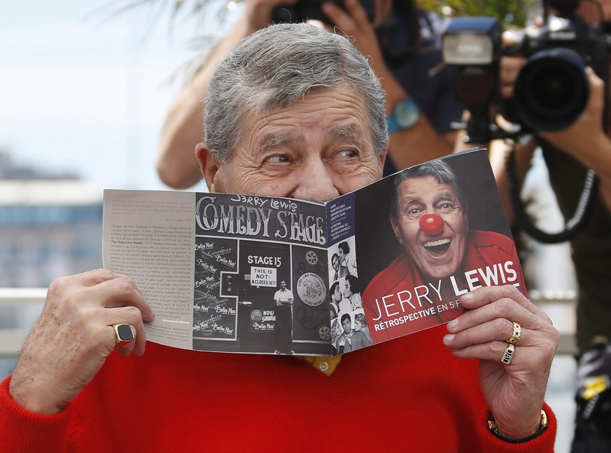 epa05202252 (FILE) The file picture dated 23 May 2013 shows US actor Jerry Lewis during the photocall for &#039;Max Rose&#039; at the 66th annual Cannes Film Festival in Cannes, France. Jerry Lewis wi ...