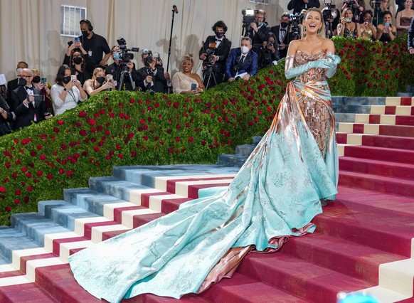 The Met Gala 2022 Celebrating In America: An Anthology Of Fashion NEW YORK, NEW YORK - MAY 02: Blake Lively attend The 2022 Met Gala Celebrating In America: An Anthology of Fashion at The Metropolitan ...