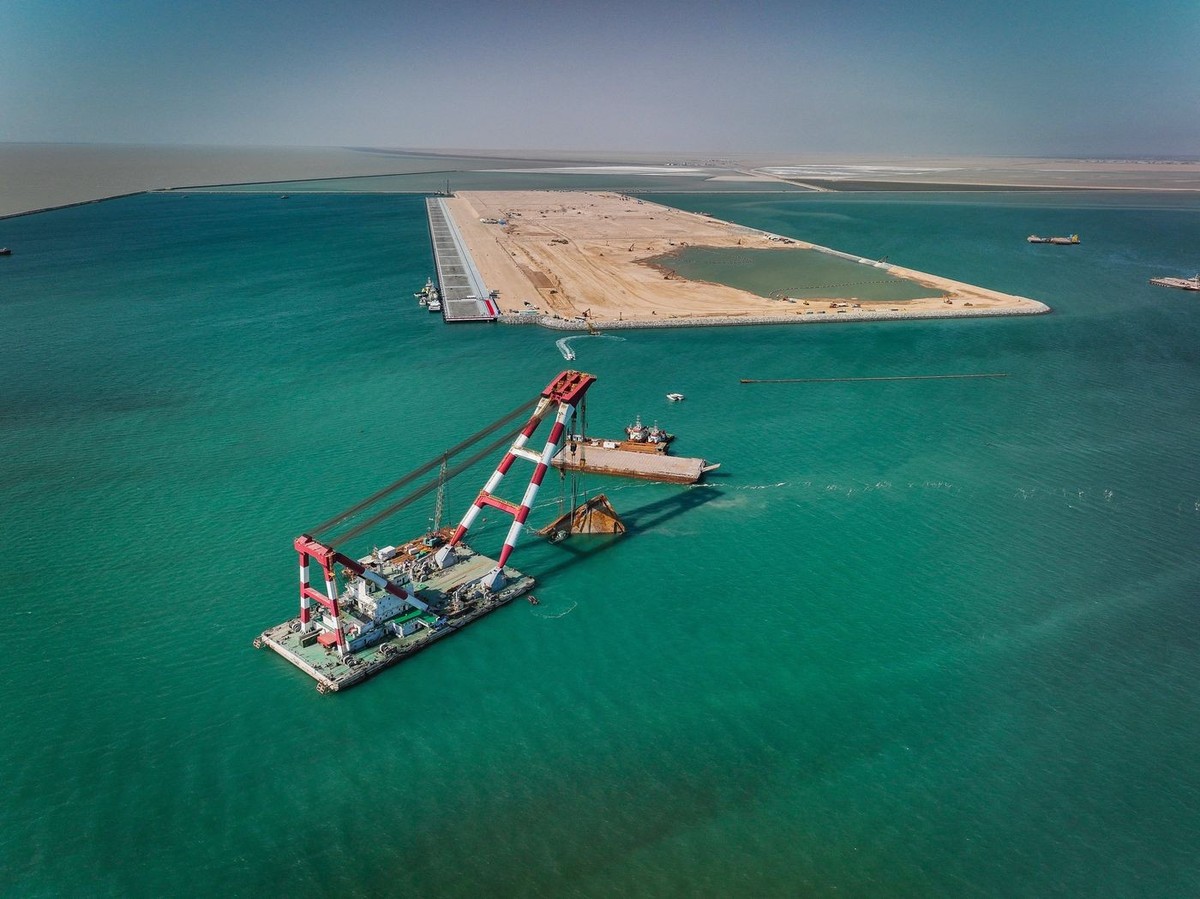 Construction of the Grand Faw Port in Basra BASRA, IRAQ - NOVEMBER 6: An aerial view of Grand Faw Port in Basra on November 6, 2024. The Development Road Project, for which a Memorandum of Understandi ...