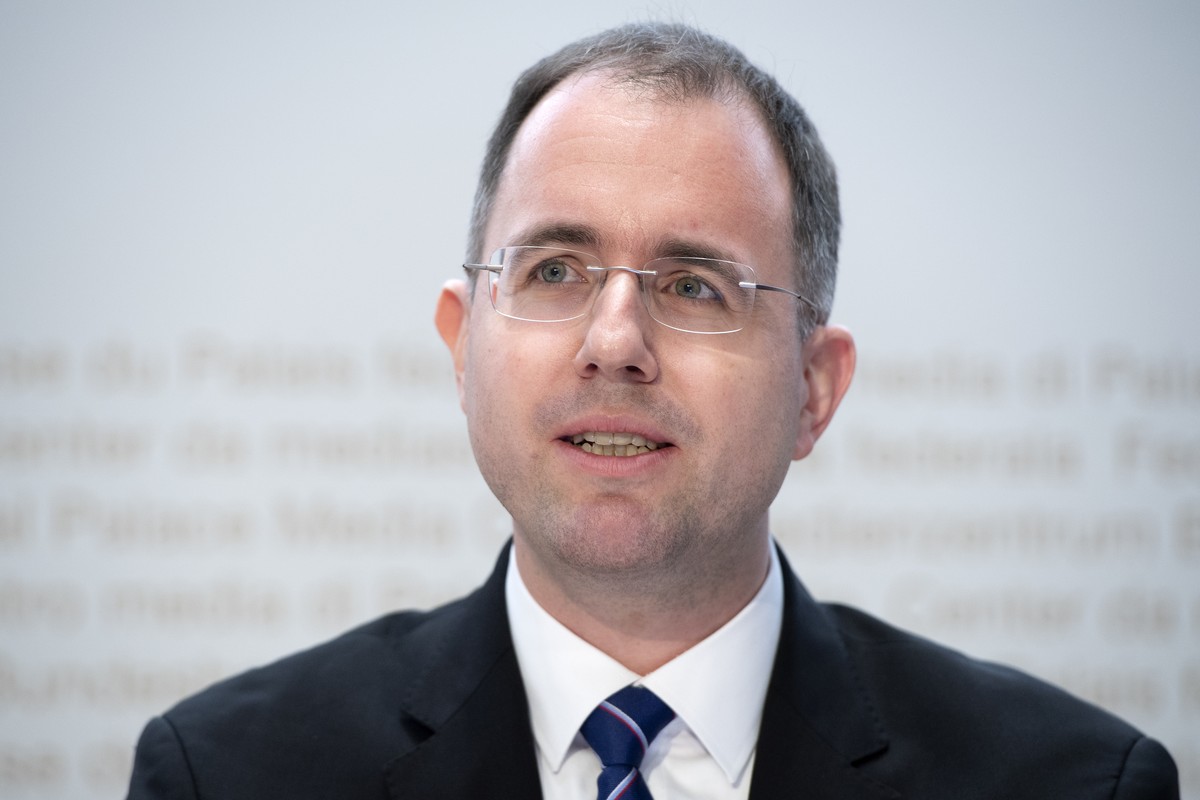 Martin Steiger, jurist, spricht an einer Medienkonferenz ueber die Lancierung der Volksinitiative fuer ein E-Voting-Moratorium "Fuer eine sichere und vertrauenswuerdige Demokratie", am Freit ...