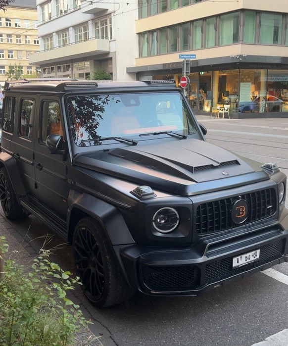 "Beautiful Brabus G800 spotted on the streets of Zurich, Switzerland"


https://www.reddit.com/r/carspotting/zurich/
reddit/r/carspotting/zurich/