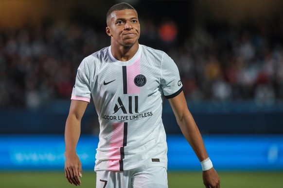 epa09404806 Paris Saint Germain's Kylian Mbappe reacts during the French Ligue 1 soccer match between Estac Troyes and Paris Saint Germain in Troyes, France, 07 August 2021. EPA/CHRISTOPHE PETIT ...