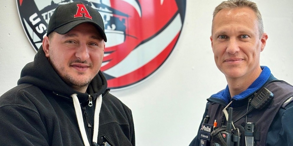 Die Stadtpolizei Uster bedankt sich beim Helfer.