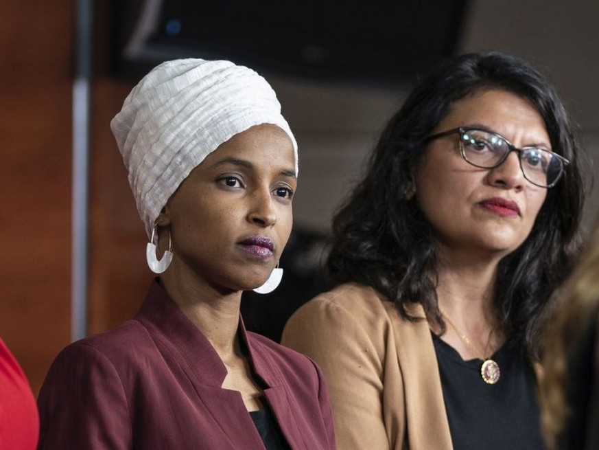 Die beiden demokratischen Abgeordneten Ilhan Omar (l.) and Rashida Tlaib sind die ersten Musliminnen im US-Parlament. (Archivbild)