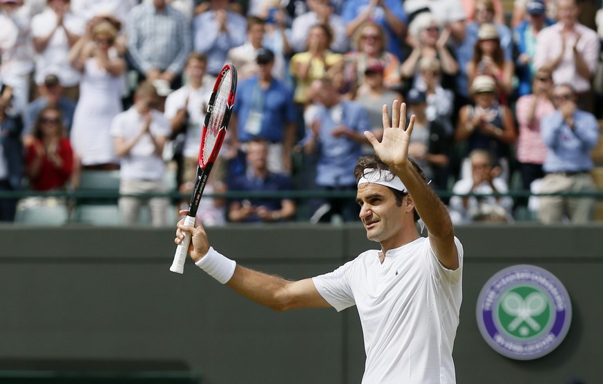 Lockerer Dreisatzsieg gegen Gilles Simon: Roger Federer bleibt in Wimbledon weiter auf Kurs.