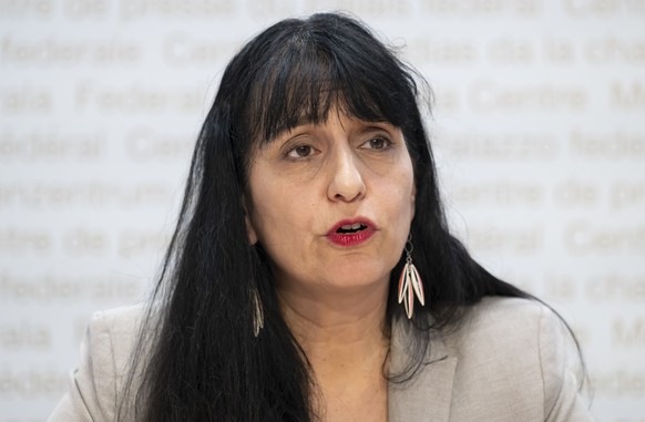Vania Alleva, Vizepraesidentin des SGB und Praesidentin Unia, spricht waehrend einer Medienkonferenz des Initiativkomitees fuer eine 13. AHV-Rente am Dienstag, 9. Januar 2024 in Bern. Am 3. Maerz wird ...