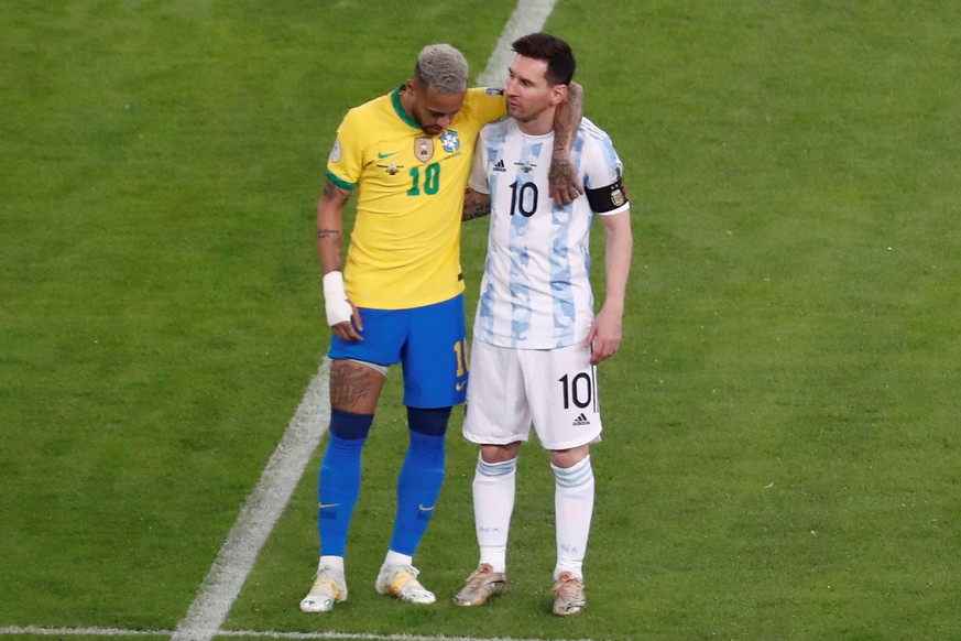 epa09336467 Argentina&#039;s Lionel Messi (R) greets Brazil&#039;s Neymar Jr, during the Copa America 2021 final between Argentina and Brazil at the Maracana Stadium in Rio de Janeiro, Brazil, 10 July ...