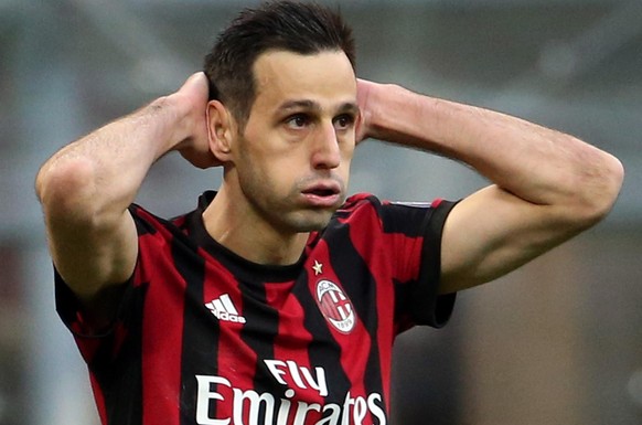 epa06352423 Ac Milan forward Nikola Kalinic reacts during the Italian Serie A soccer match between AC Milan and FC Torino at Giuseppe Meazza stadium in Milan, 26 November 2017. EPA/MATTEO BAZZI