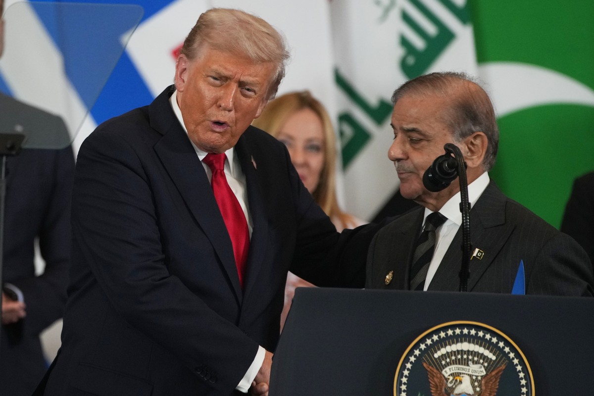 President Donald Trump shakes hands with Pakistan Prime Minister Shehbaz Sharif during the Gaza International Peace Summit in Sharm el-Sheikh, Egypt, Monday, Oct. 13, 2025. (AP Photo/Amr Nabil)
Donald ...