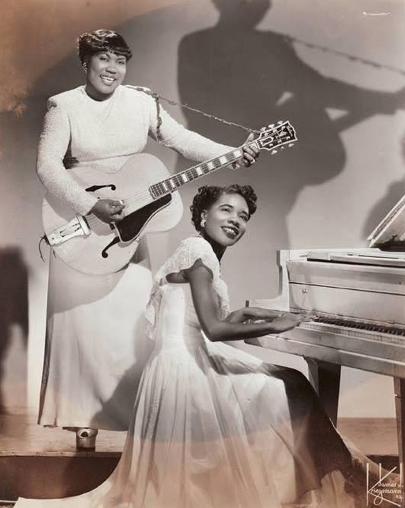 Sister Rosetta Tharpe and Marie Knight gospel rock&#039;n&#039;roll 1940s 1950s musik usa retro https://www.reddit.com/r/blues/comments/nr6hqz/sister_rosetta_tharpe_and_marie_knight/