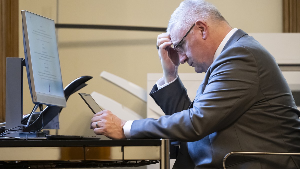 Seit-zwei-Monaten-ist-SVP-Glarner-Schulpr-sident-Nun-fallen-reihenweise-Lehrpersonen-aus