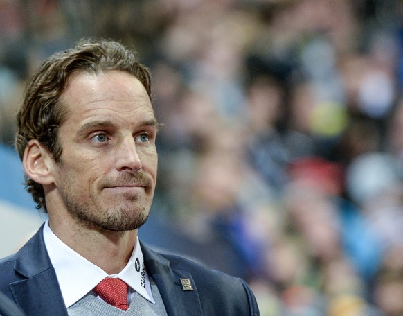 epa06408128 Team Suisse coach Patrick Fischer during the game between Team Suisse and Haemeenlinna PK at the 91th Spengler Cup ice hockey tournament in Davos, Switzerland, 28 December 2017. EPA/MELANI ...