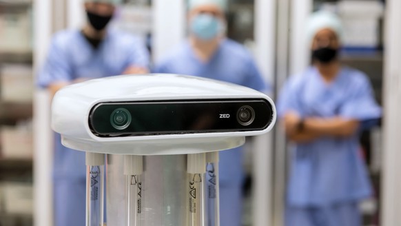 epa09128377 New UV disinfection robot during the presentation at the Municipal Medical Center in Lodz, central Poland, 11 April 2021, amid the ongoing pandemic of the Covid-19 disease caused by the SA ...