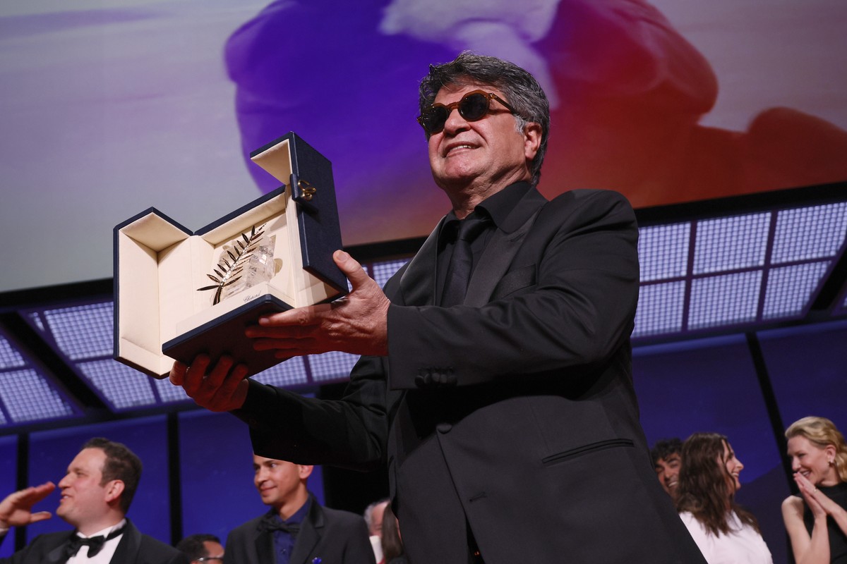 Director Jafar Panahi, accepts the Palme d'Or for the film 'It Was Just an Accident', during the awards ceremony of the 78th international film festival, Cannes, southern France, Saturd ...