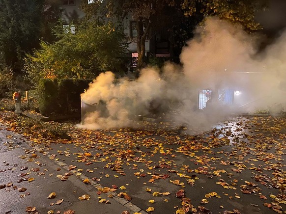 Ein Unterflurcontainer brannte in Baar.