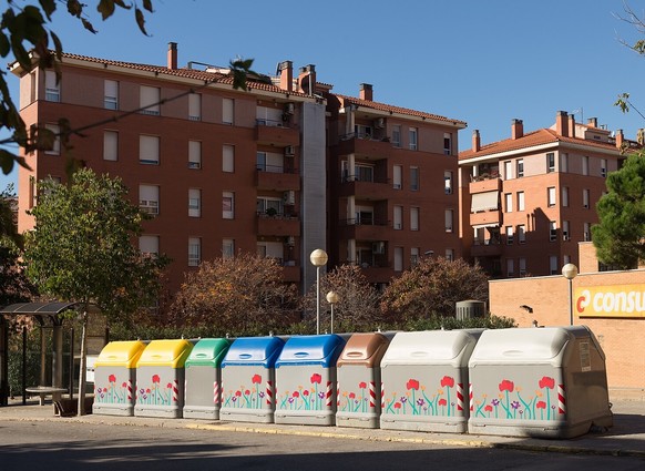abfalltrennung recycling Container in Ripollet (Spanien) wikicommons