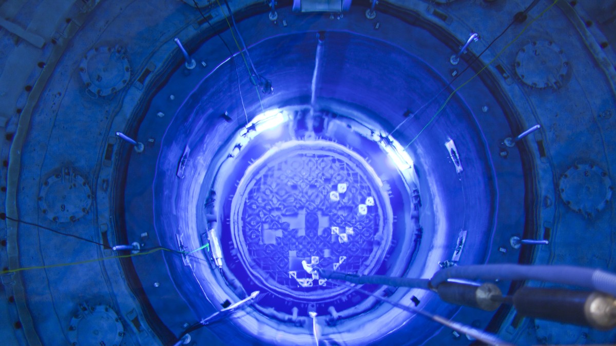 ZUR BEHANDLUNG DER ATOMAUSSTIEGSINITIATIVE DURCH DEN NATIONALRAT STELLEN WIR IHNEN AM MONTAG, DEM 12. SEPTEMBER 2016, FOLGENDES ARCHIVBILD ZUR VERFUEGUNG - View into the opened reactor pressure vessel ...