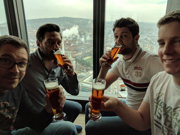 traditionelles Mittagsbier vor dem Weihnachtsessen