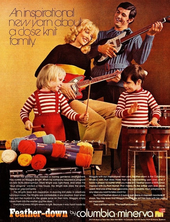 Die 1970er – als Häkeln und Stricken sexy waren. 
https://flashbak.com/yarnvertising-diy-fashion-adverts-of-the-1970s-25787/