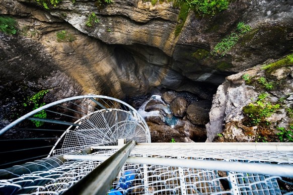 Cholerenschlucht Cholereschlucht Adelboden Frühlingswanderungen Rauszeit Schweiz Wandern Schlucht Wasserfall