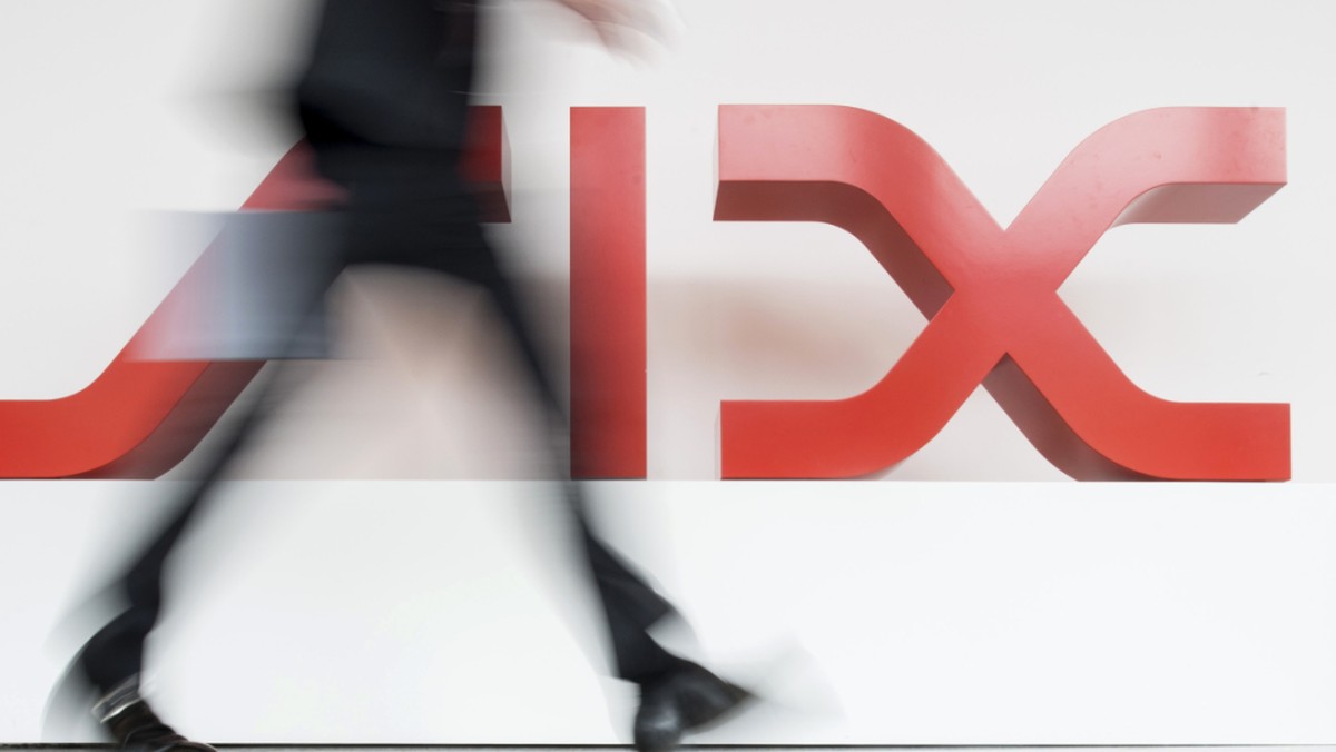 Die Schweizer Börse hat ein neues Rekordhoch erreicht. Der Leitindex SMI stieg am frühen Freitagnachmittag auf 10'142,19 Punkte und übertraf damit die bisherige Bestmarke von 10'140,93 Zähle ...