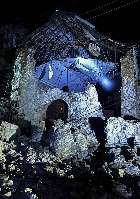 Damage outside the Archdiocesan Shrine of Santa Rosa de Lima in Cebu City is shown on Tuesday, Sept. 30, 2025, after strong offshore earthquake with a preliminary magnitude of 6.9 shook the central Ph ...