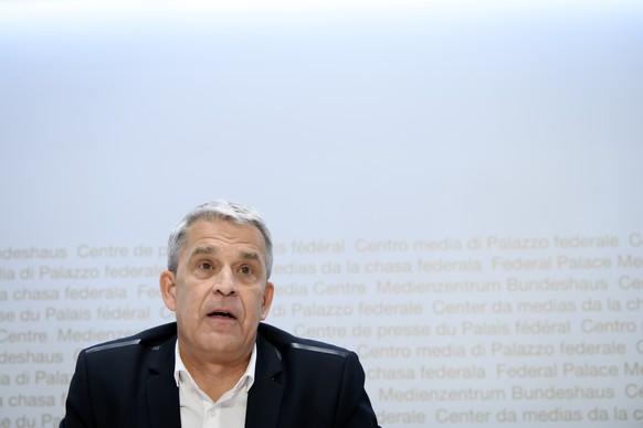 Christoph Berger, Praesident, Eidgenoessische Kommission fuer Impffragen EKIF, spricht waehrend einem Point de Presse zum Coronavirus mit Fachexperten des Bundes, am Dienstag, 1. Dezember 2020 im Medi ...