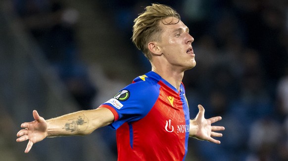 Basel&#039;s Wouter Burger cheeers after scoring during the UEFA Conference League group H soccer match between Switzerland&#039;s FC Basel 1893 and Armenia&#039;s FC Pjunik Jerewan at the St. Jakob-P ...