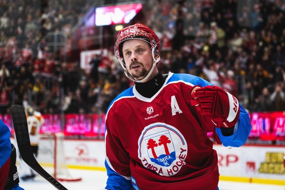 260305 Timras Jonathan Dahlen jublar efter 1-1 av Emil Pettersson ej i bild under ishockeymatchen i SHL mellan Timra och Brynäs den 5 mars 2026 i Timra. *** 260305 Timras Jonathan DahlÃ n cheers after ...