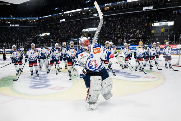 Joie du gardien des ZSC Ludovic Waeber, apres la victoire en prolongation lors de l&#039;acte 1 de la demi-finale de playoff du championnat suisse de hockey sur glace de National League LNA, entre le  ...