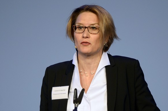 Andrea M. Maechler, Mitglied des Direktoriums der Schweizerischen Nationalbank, bei ihrer Rede am Geldmarkt-Apero in Zuerich am Donnerstag, 31. Maerz 2016. (KEYSTONE/Walter Bieri)