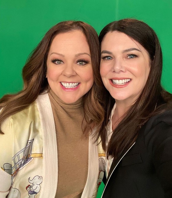 gilmore girls reunion

https://www.instagram.com/p/B8hnMoFhndr/?hl=de