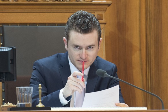 Staenderatspraesident Raphael Comte, FDP-NE, spricht an der Fruehlingssession der Eidgenoessischen Raete, am Mittwoch, 2. Maerz 2016, in Bern. (KEYSTONE/ Peter Schneider)