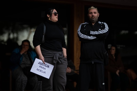 A judge in Barcelona refuses for the third time to suspend the euthanasia of Noelia Castillo Two people outside the hospital Sant Camil, on March 26, 2026, in Sant Pere de Ribes, Barcelona, Catalonia  ...