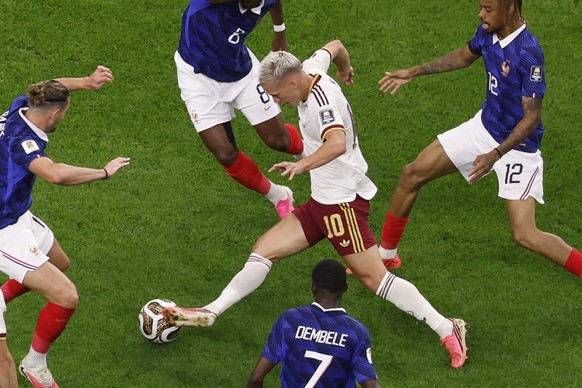 epa13111575 Dani Olmo of Spain in action during the FIFA World Cup 2026 semifinals match France against Spain, in Dallas, USA, 14 July 2026. EPA/SHAWN THEW